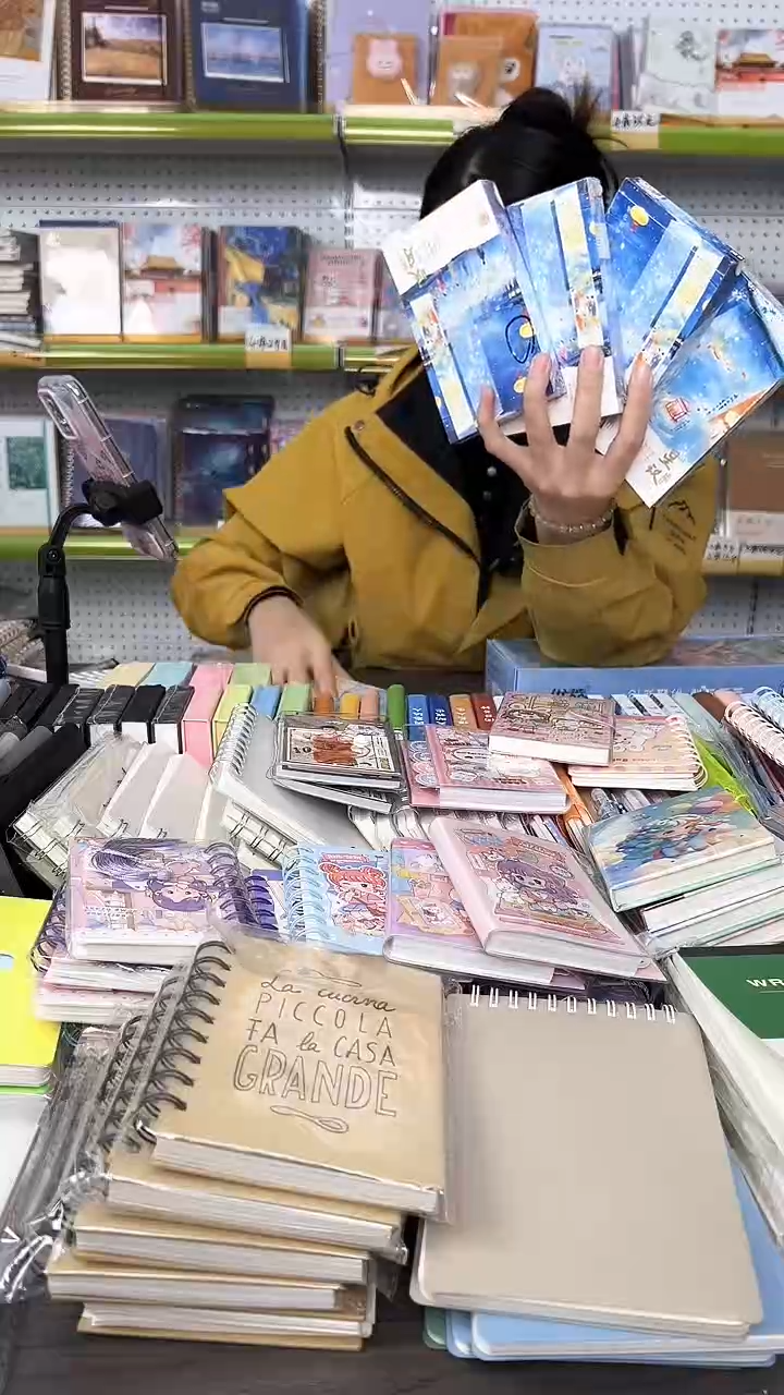 瑕疵品  A6便签本150张空白页 随机封面 7本