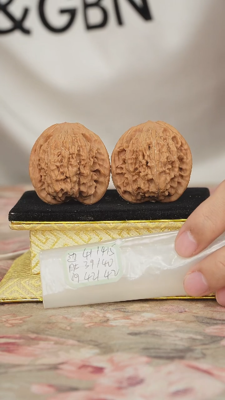 文玩核桃把件望月