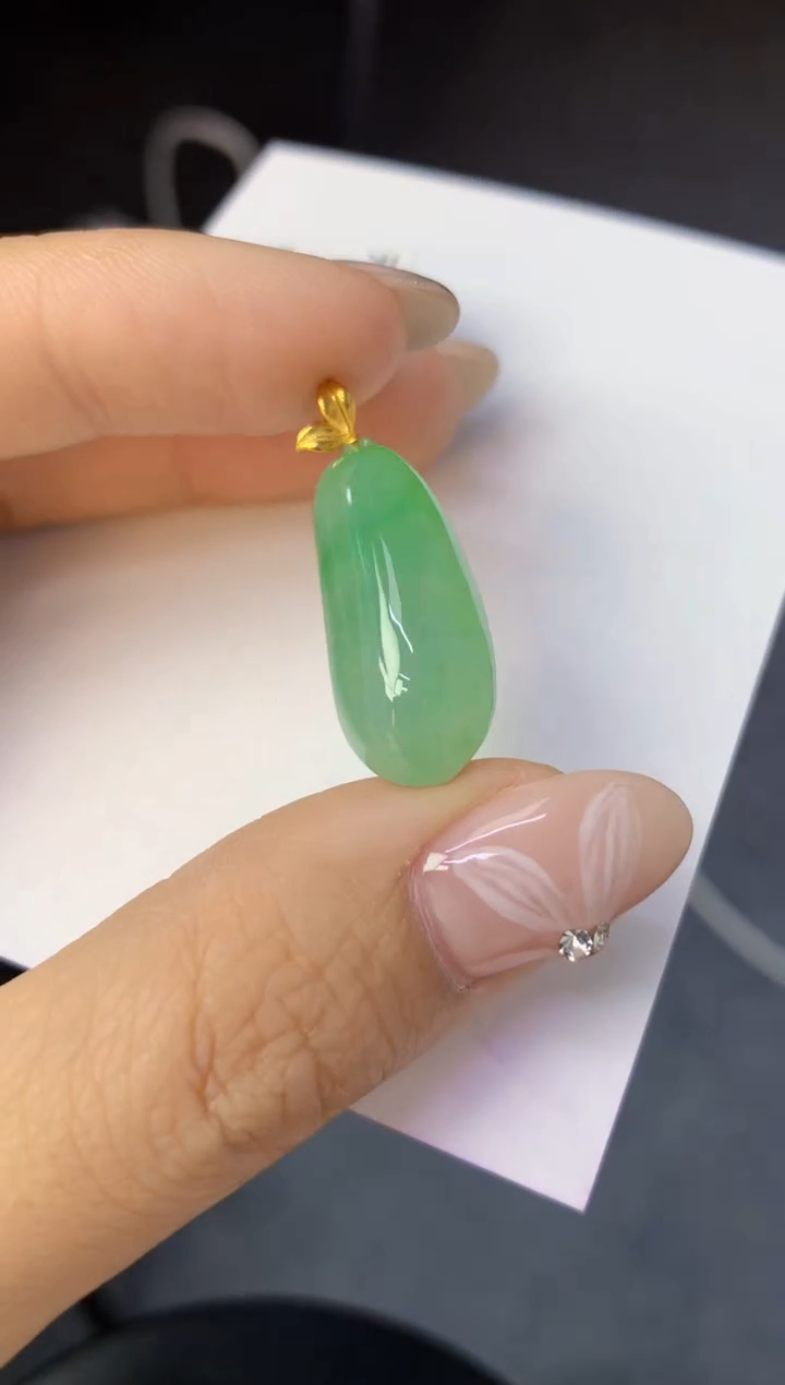 颈饰18K金镶嵌翡翠天然缅甸a货翡翠百元以上9元证书费自理