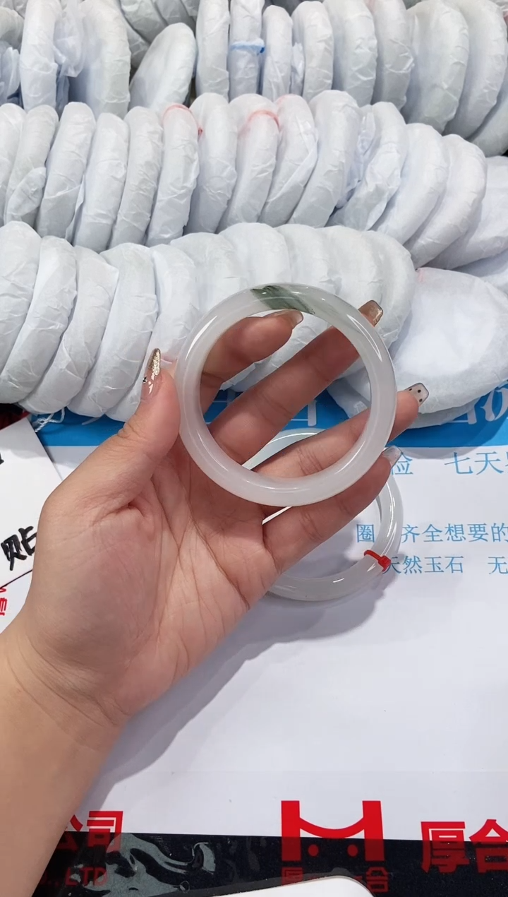 【闪购商品】石英质玉手镯未镶嵌174-58.5