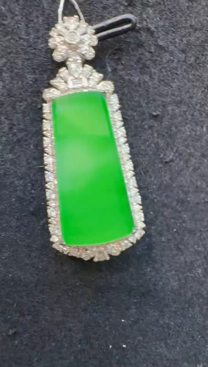 吊坠(不含链)18K金镶嵌翡翠多样性团购发一件