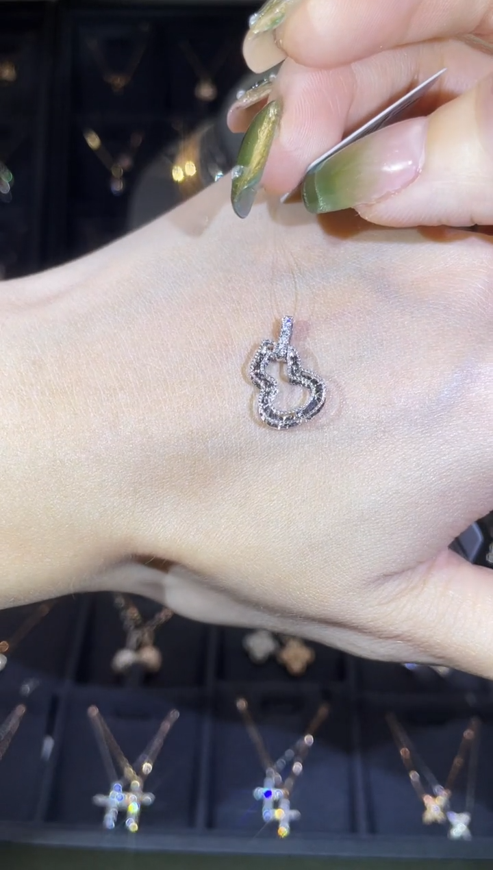 【闪购商品】钻石吊坠(不含链)18K金镶嵌18K金白  多人  葫芦