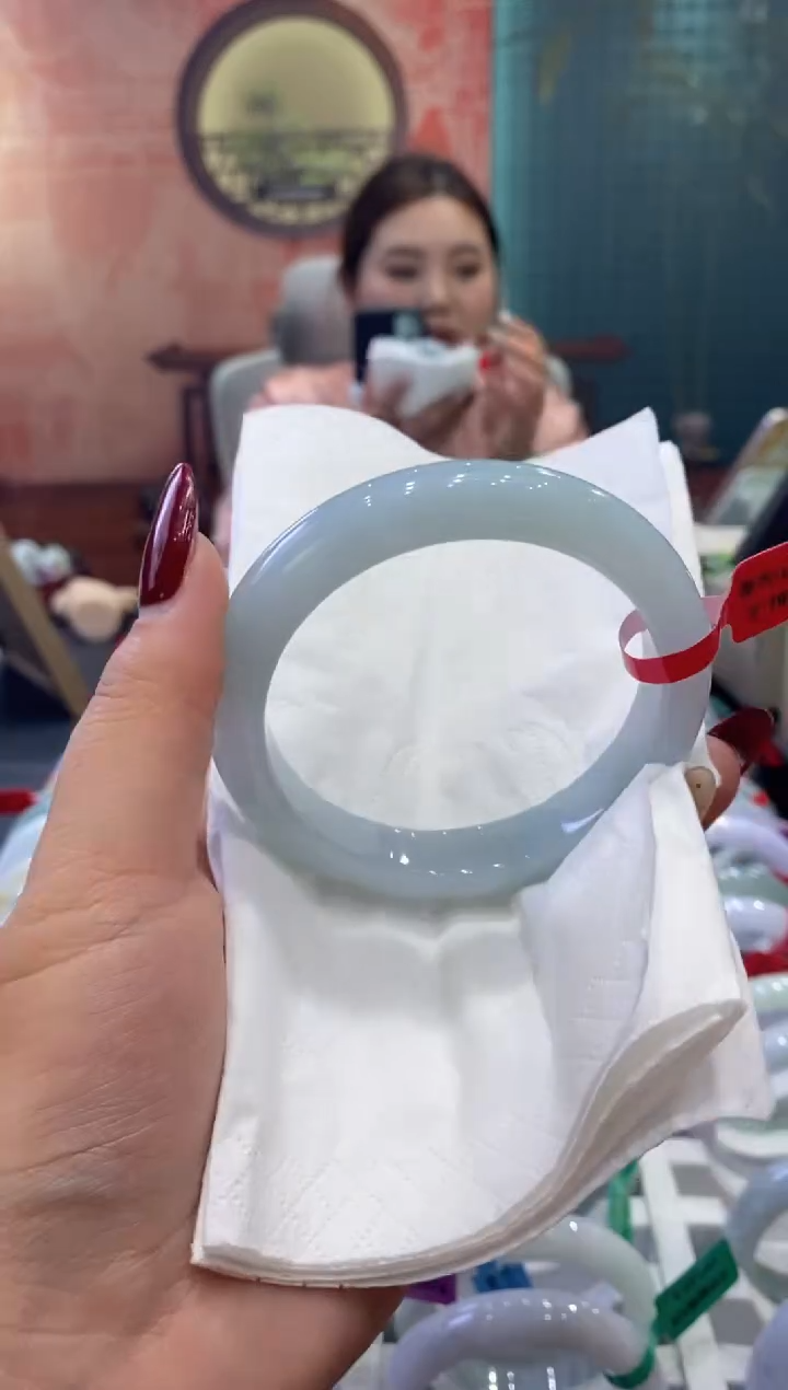 【闪购商品】翡翠手镯未镶嵌多人0018477