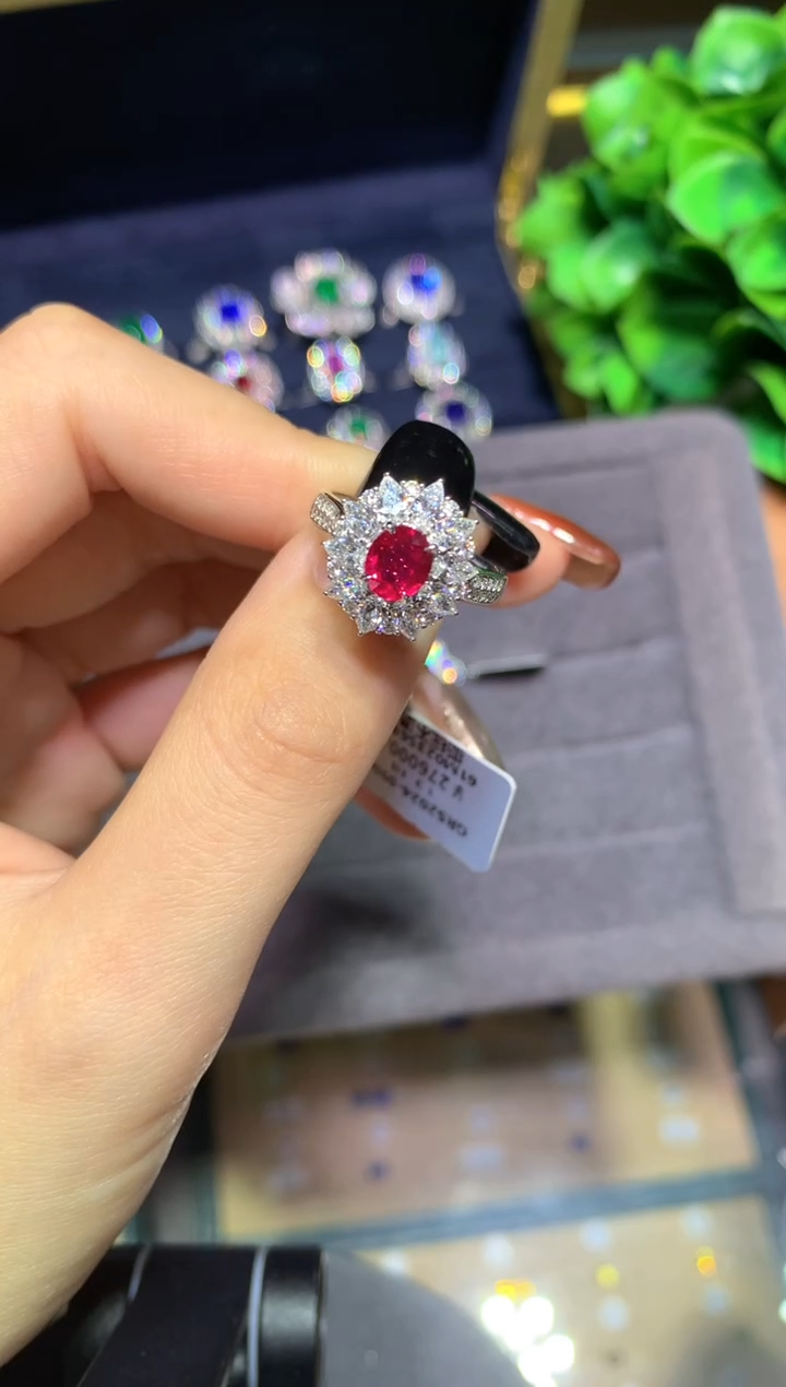 18K金镶嵌戒指红宝石1.02CT  主证