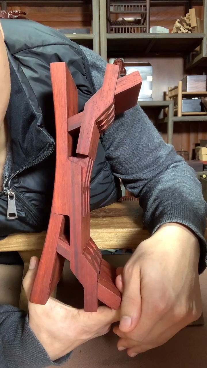 非洲紫檀（红花梨）瑕疵鲁班凳