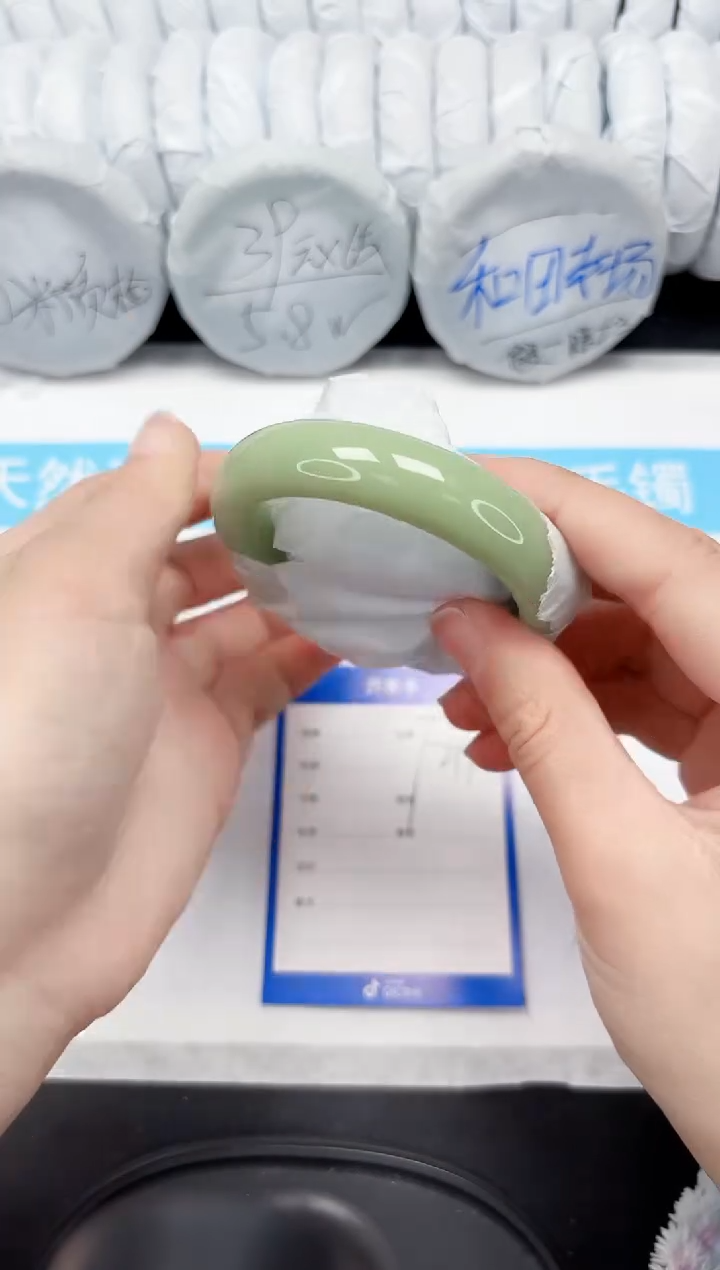 【闪购商品】石英质玉手镯未镶嵌244-