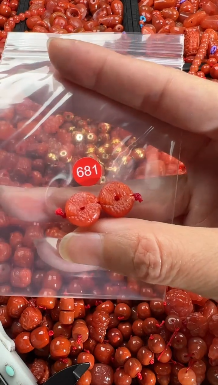 【闪购商品】南红玛瑙颈饰未镶嵌1