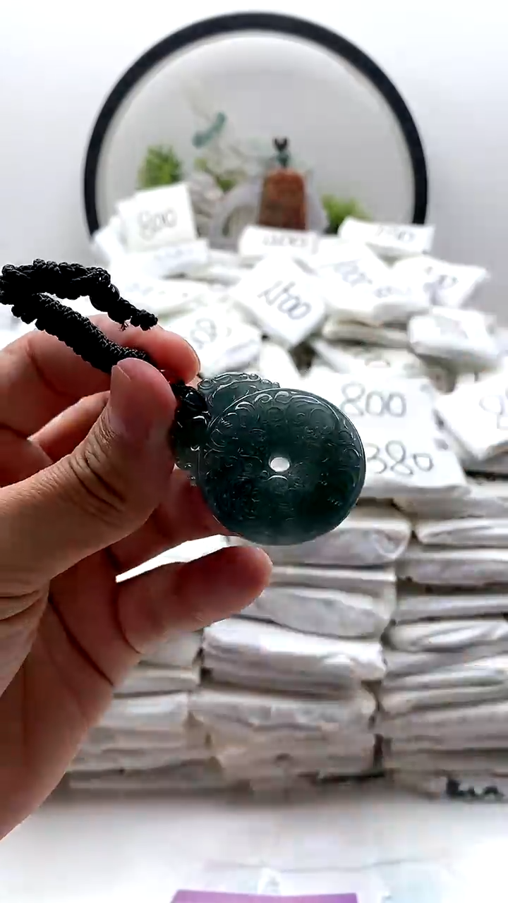 翡翠未镶嵌颈饰扣子1