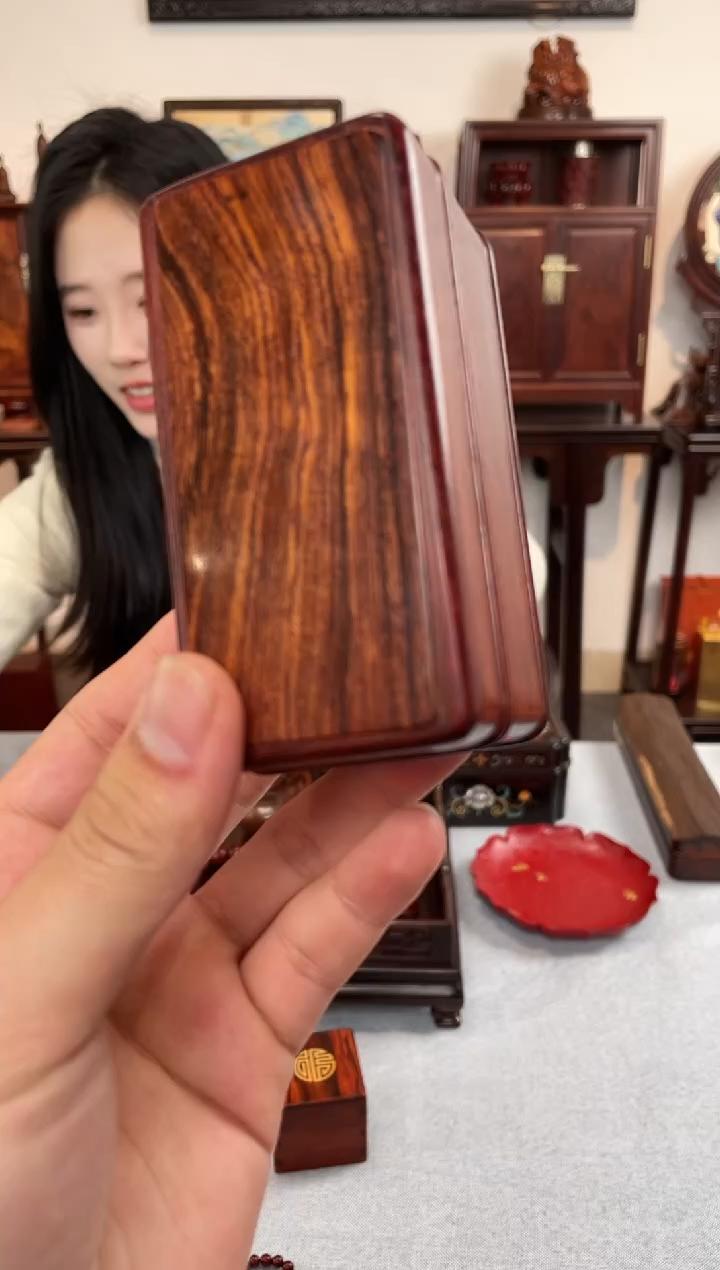 【闪购商品】紫檀木类成套家具镶嵌黄花梨面包盒