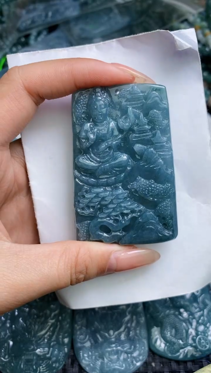 【闪购商品】翡翠颈饰未镶嵌          