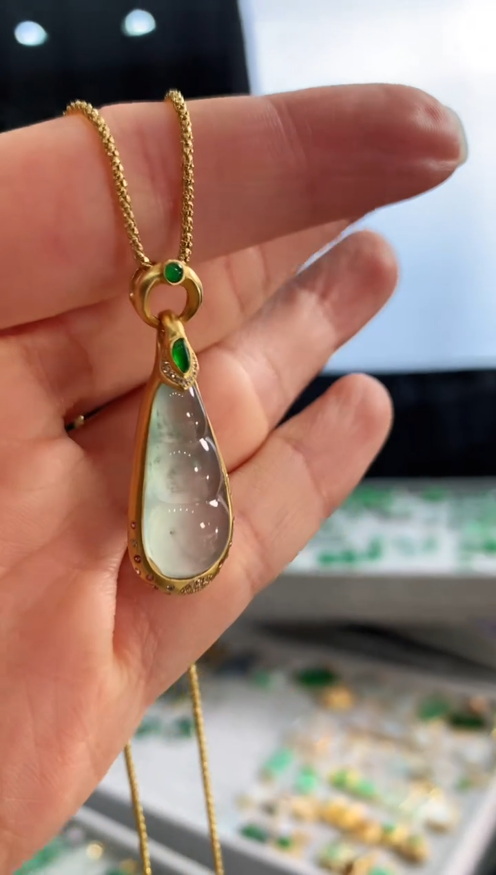 【闪购商品】翡翠吊坠(不含链)18K金镶嵌吊坠