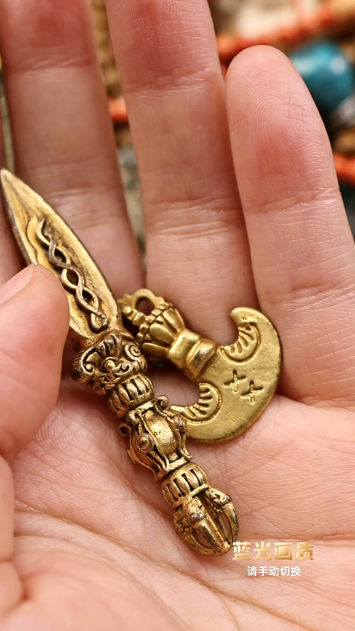 a**萨两个配饰。。。