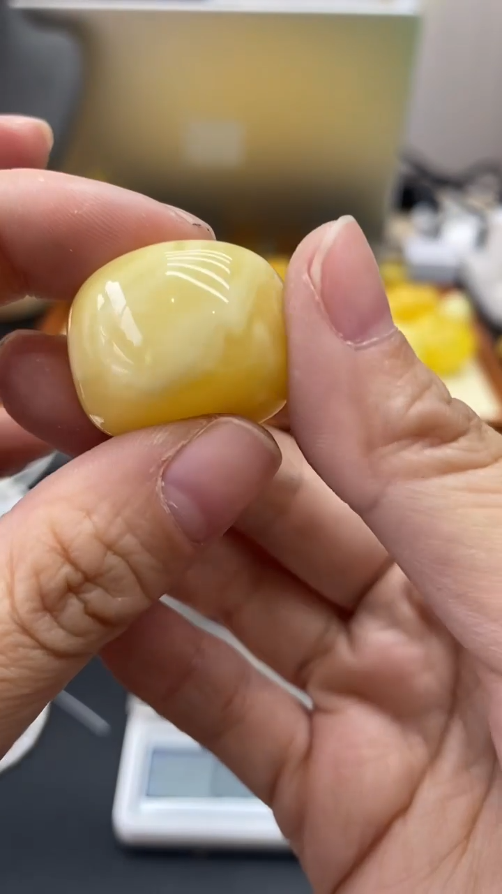 琥珀未镶嵌珠宝奇石2465