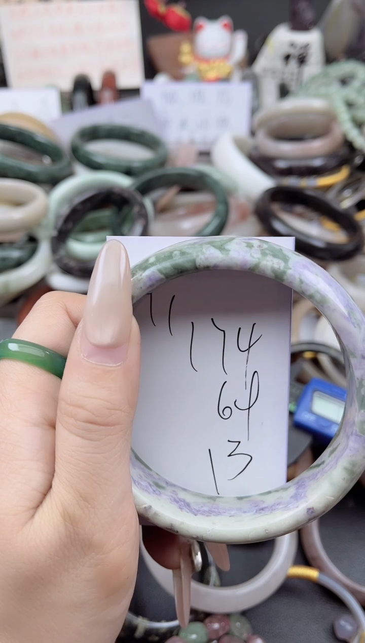 未镶嵌手镯石英质玉174