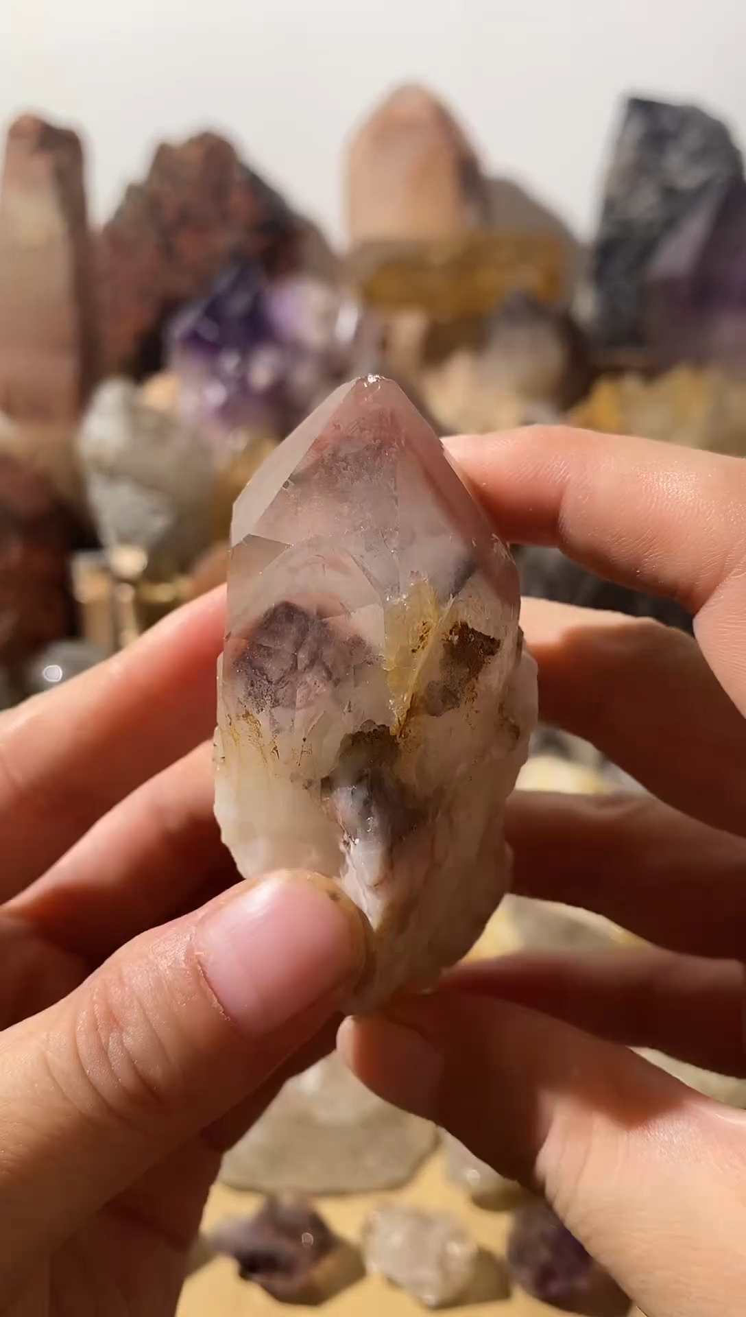 29未镶嵌水晶110g红幽白幽隐山原石