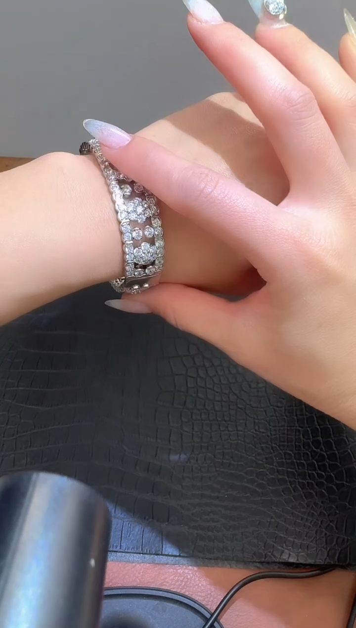非金属无非金属无白色 设计款手镯