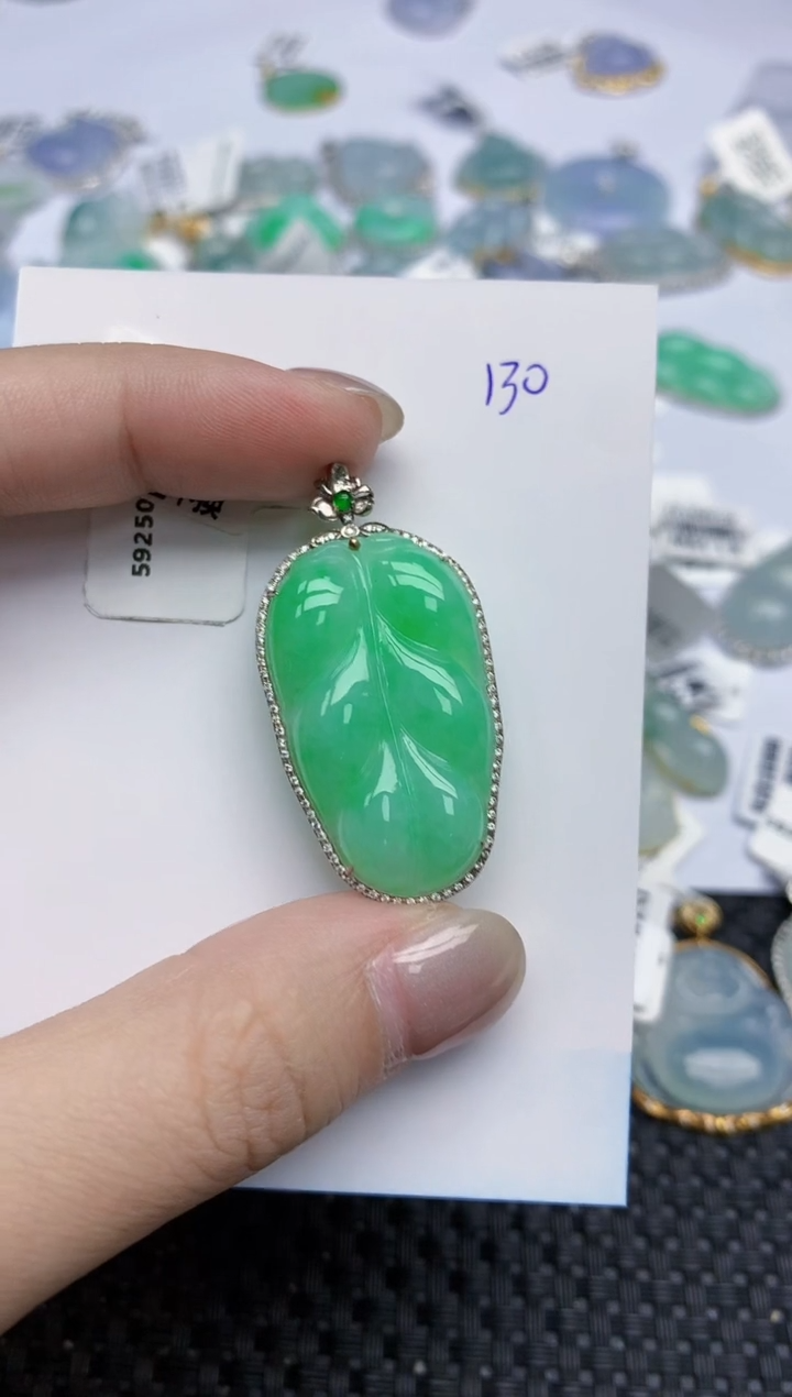 【闪购商品】翡翠颈饰18K金镶嵌天然翡翠A货