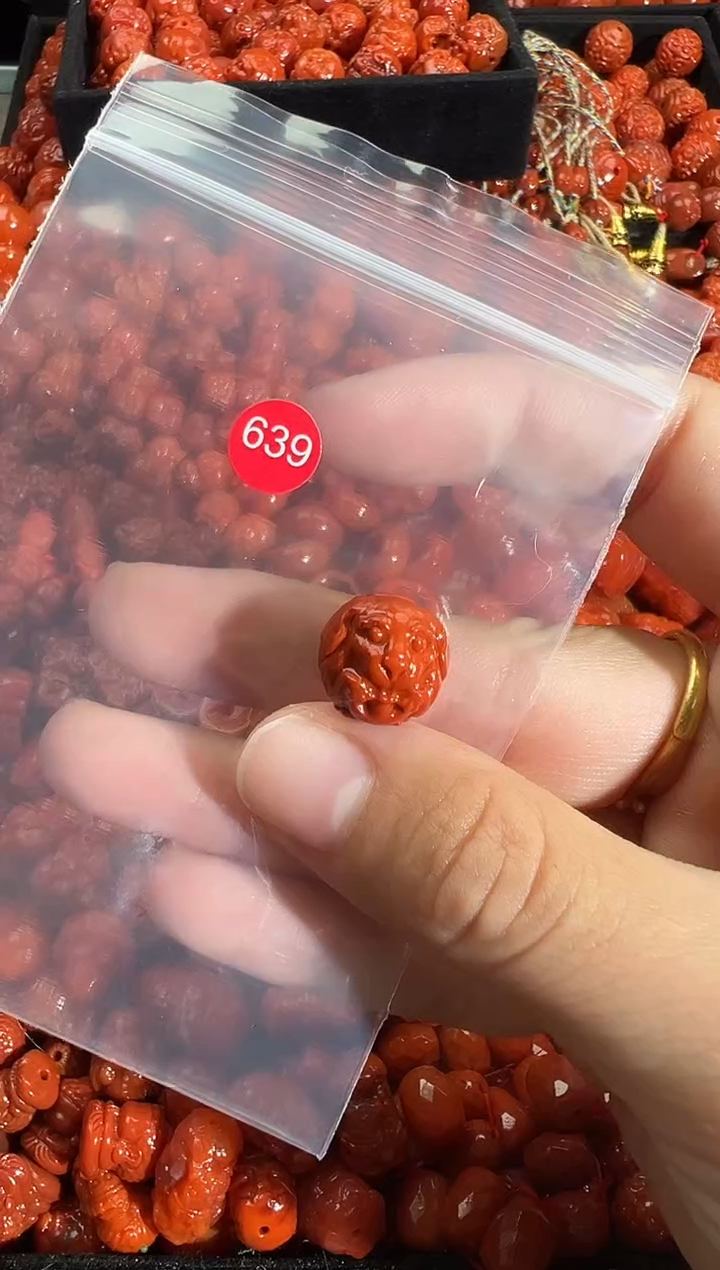 颈饰未镶嵌南红玛瑙1