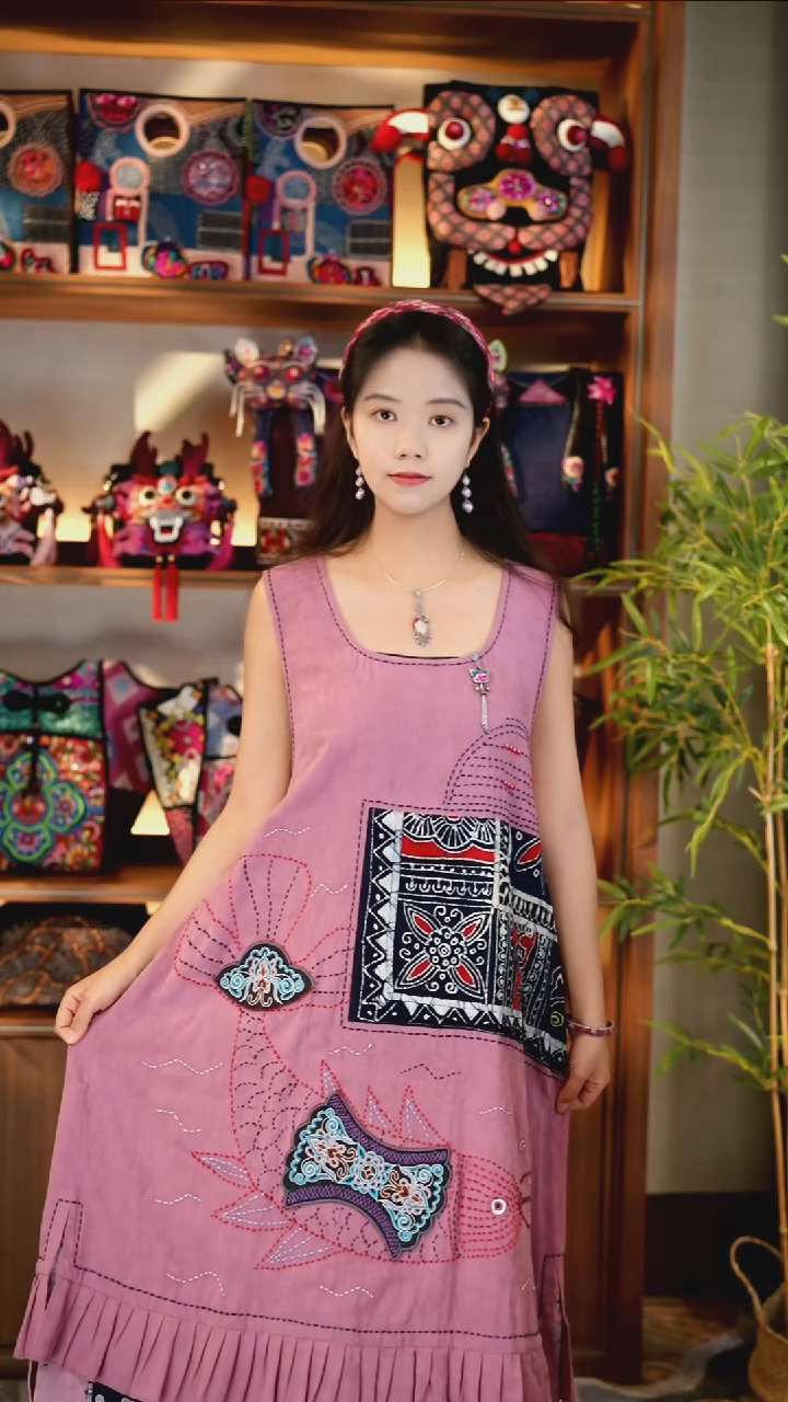 刺绣私人定制苗族手工衣服A9714