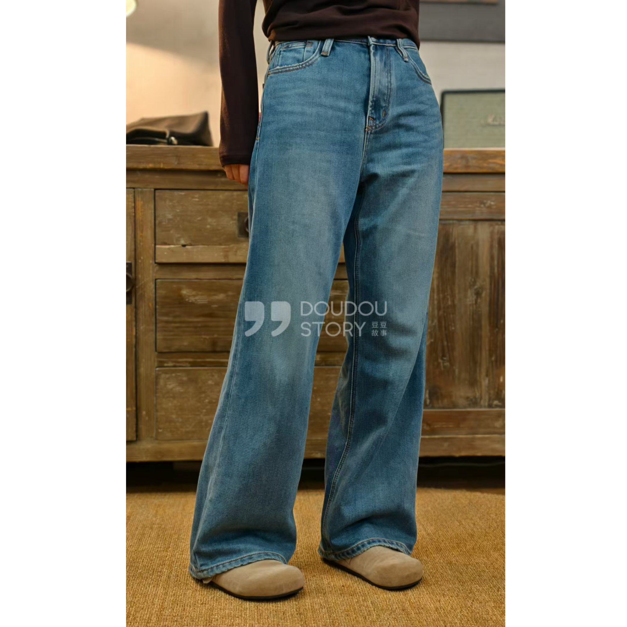 HALUNGLE/海伦格丽  KZ831  时尚休闲D刺绣直筒磨毛牛仔裤dy