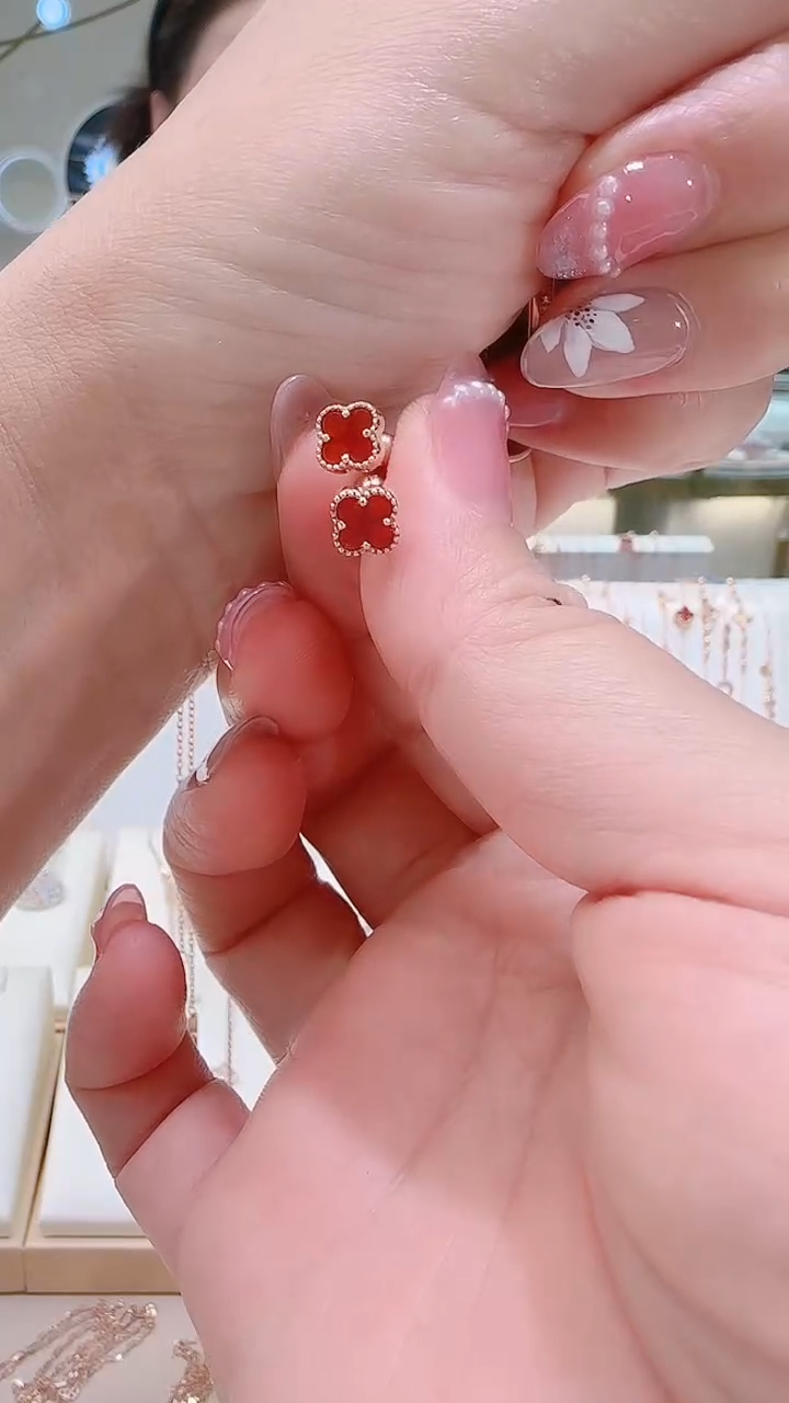 玛瑙/玉髓耳饰18K金镶嵌耳饰