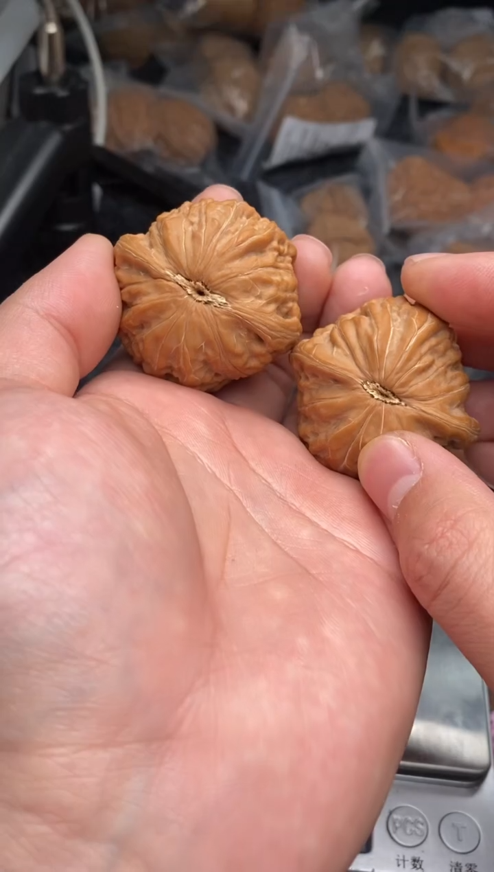 【闪购商品】文玩核桃把件G145号42尺铁锤