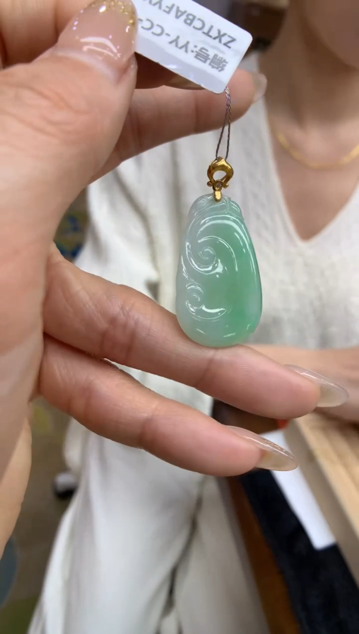 【闪购商品】翡翠颈饰18K金镶嵌如意