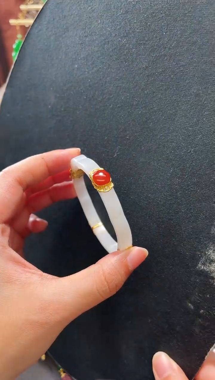 【闪购商品】和田玉手镯18K金镶嵌支持48小时鉴赏