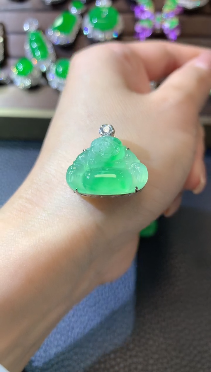 【闪购商品】翡翠吊坠(不含链)18K金镶嵌C69