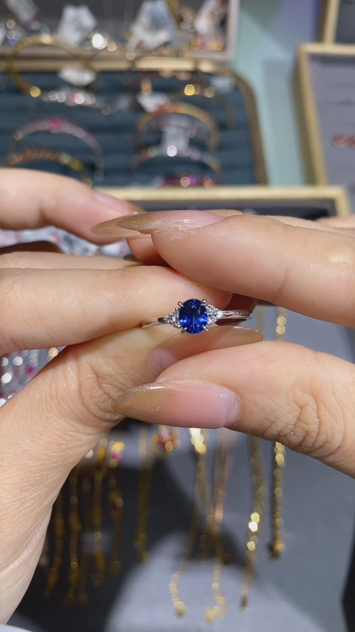 【闪购商品】蓝宝石戒指18K金镶嵌戒指