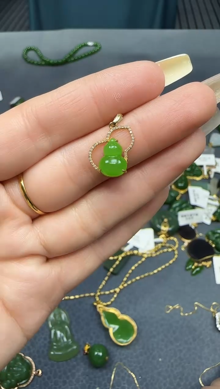 【闪购商品】和田玉挂件18K金镶嵌1
