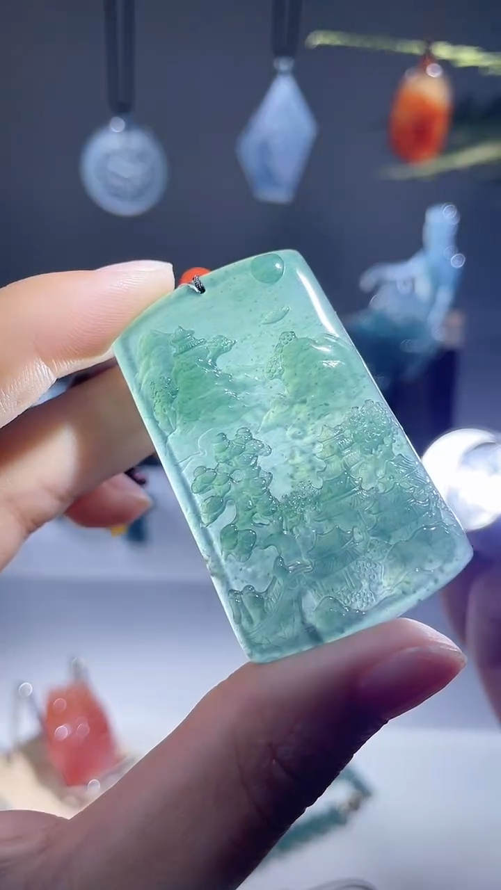 颈饰未镶嵌翡翠山水