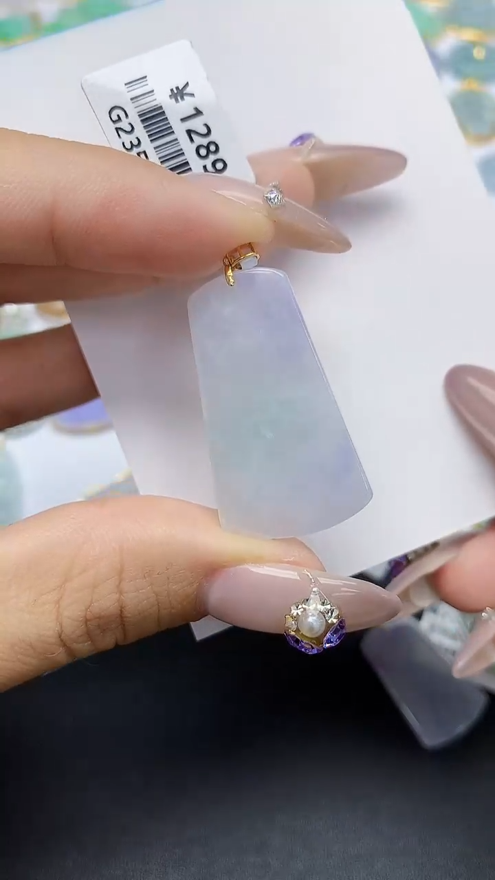 翡翠18K金镶嵌颈饰天然翡翠A货