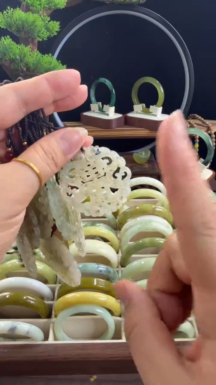 蛇纹石玉未镶嵌颈饰多样性发发一个