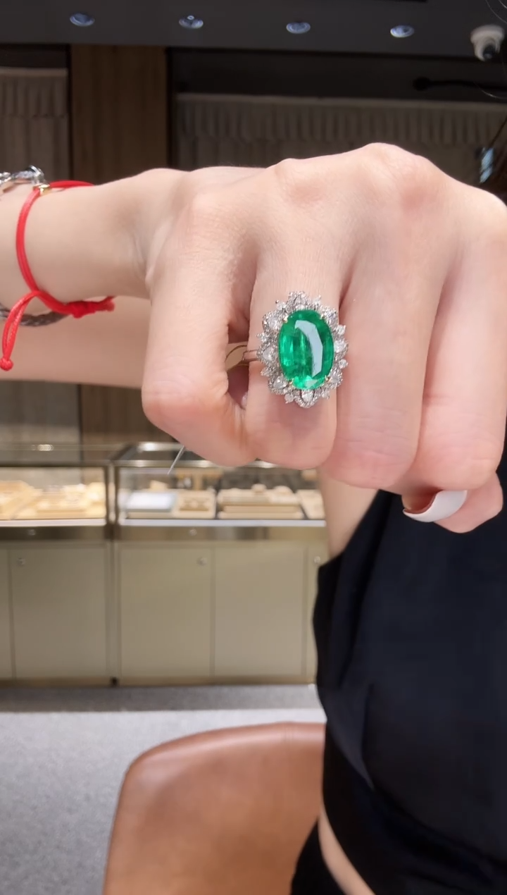 18K金镶嵌戒指祖母绿CE0376