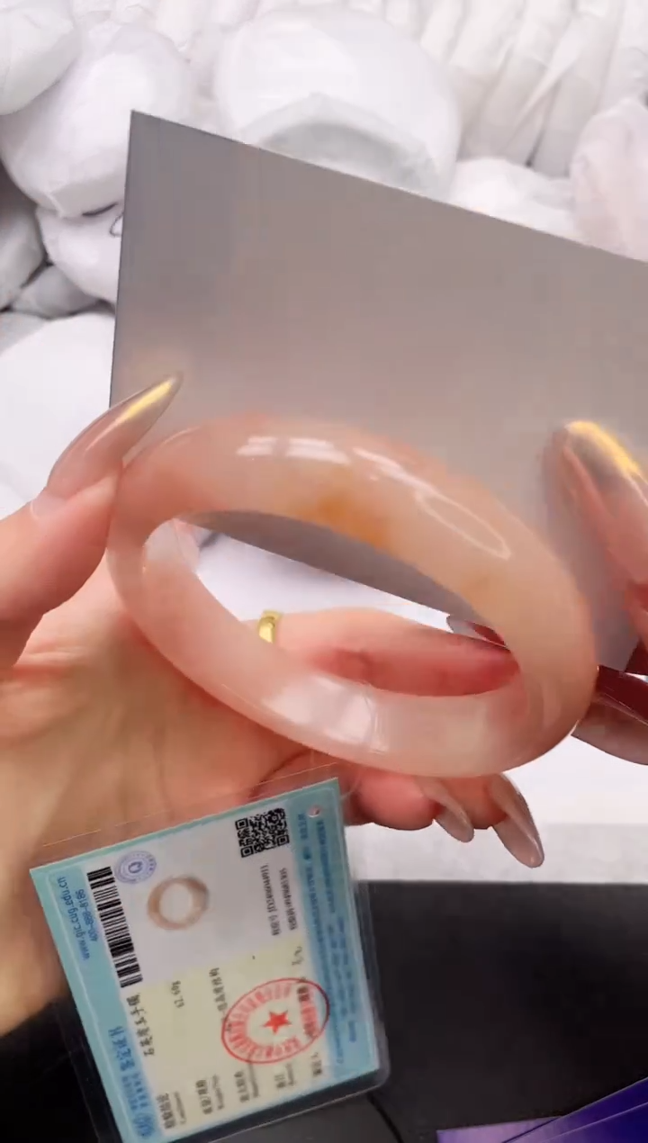 【闪购商品】石英质玉手镯未镶嵌20K151-63