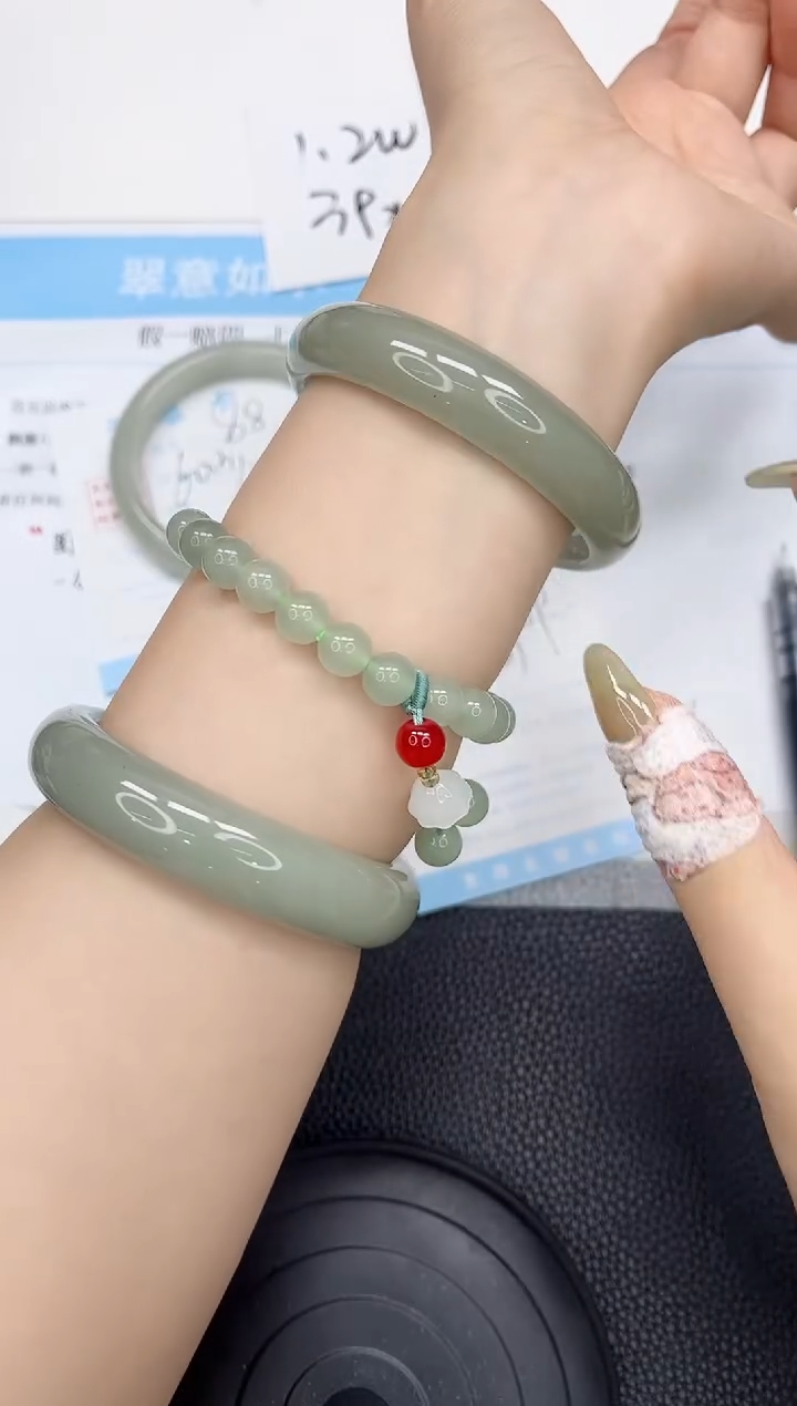 石英质玉手镯未镶嵌89-58.7