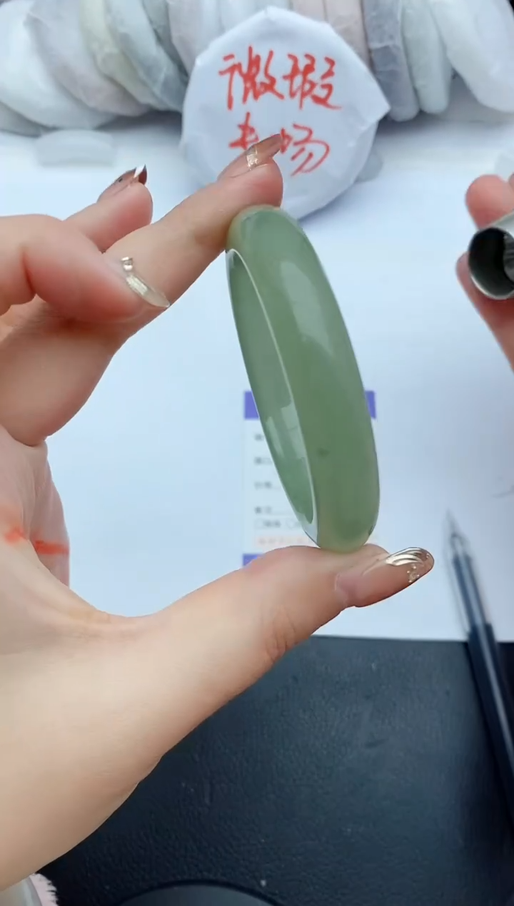 【闪购商品】石英质玉手镯未镶嵌116+52/53