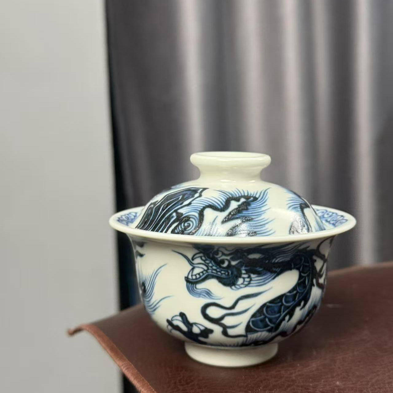 微瑕福利龙纹盖碗