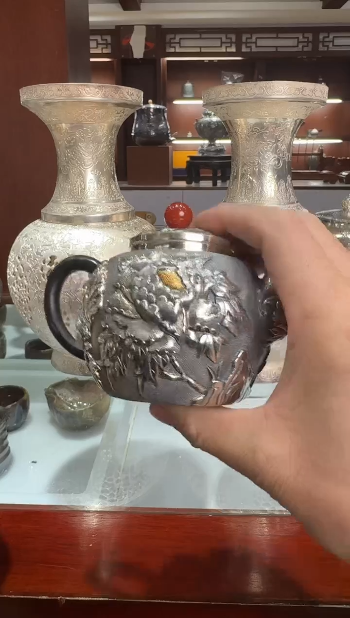 5****y足银精工手工大师鏨刻高浮雕牡丹泡茶壶小号