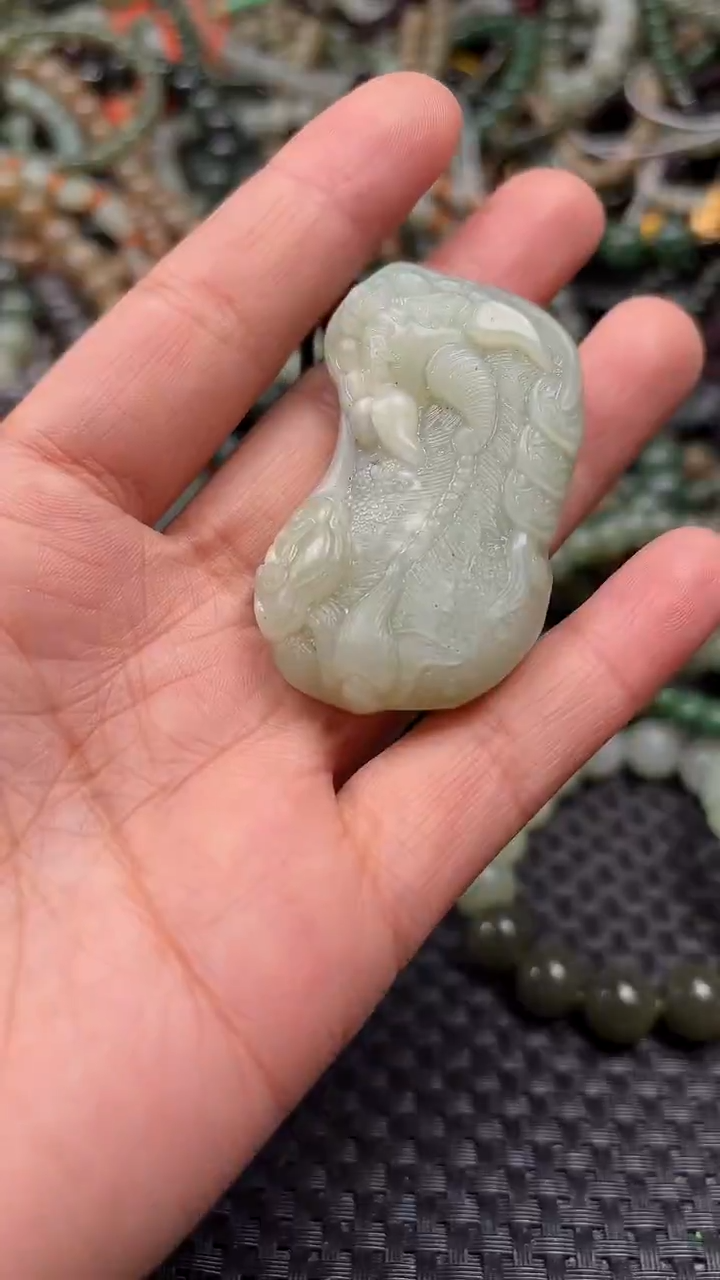 颈饰未镶嵌和田玉1