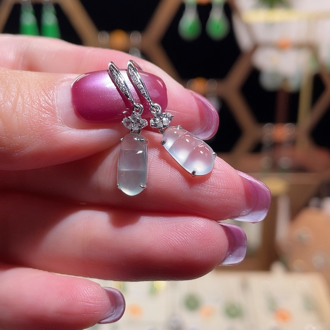 媞姿耳饰  缅甸翡翠A货白冰豆子款