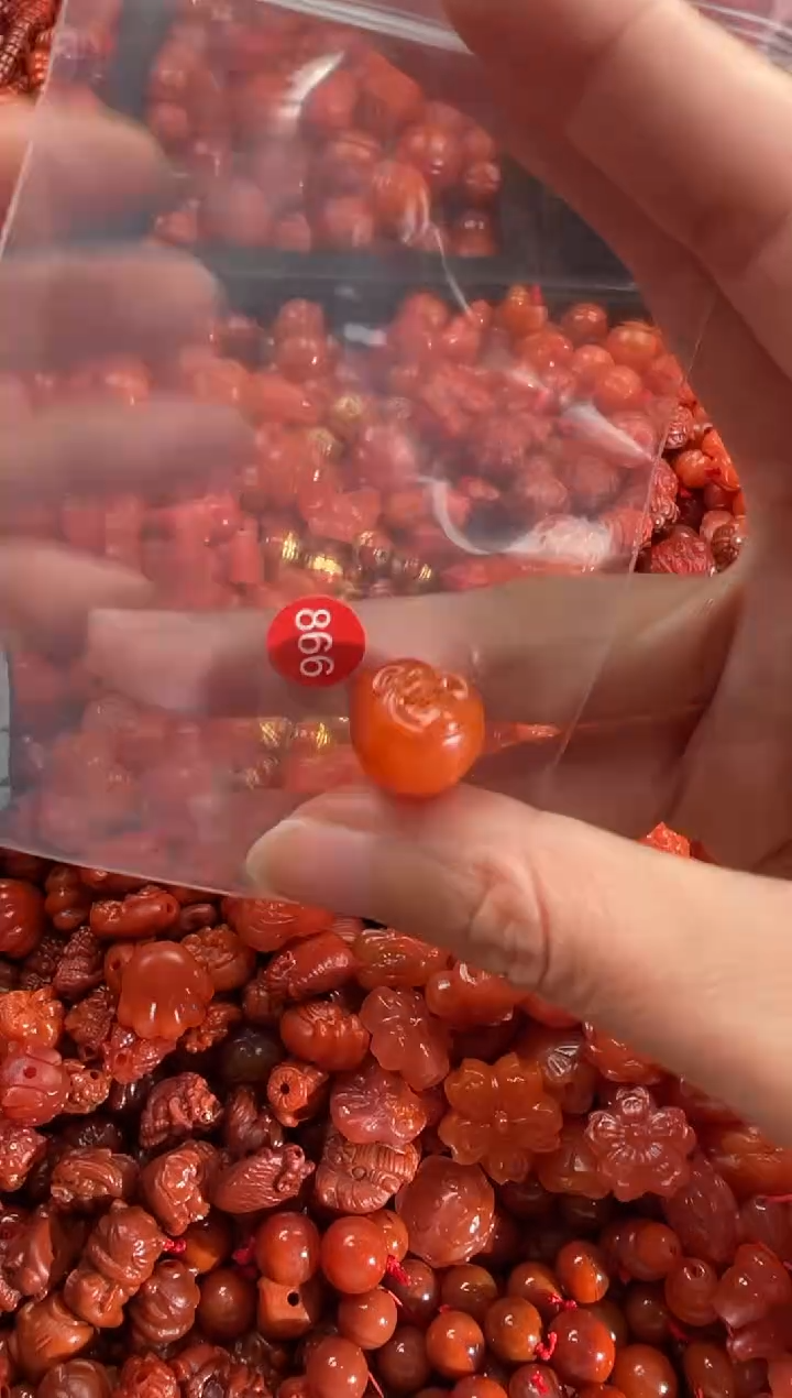 【闪购商品】南红玛瑙颈饰未镶嵌1