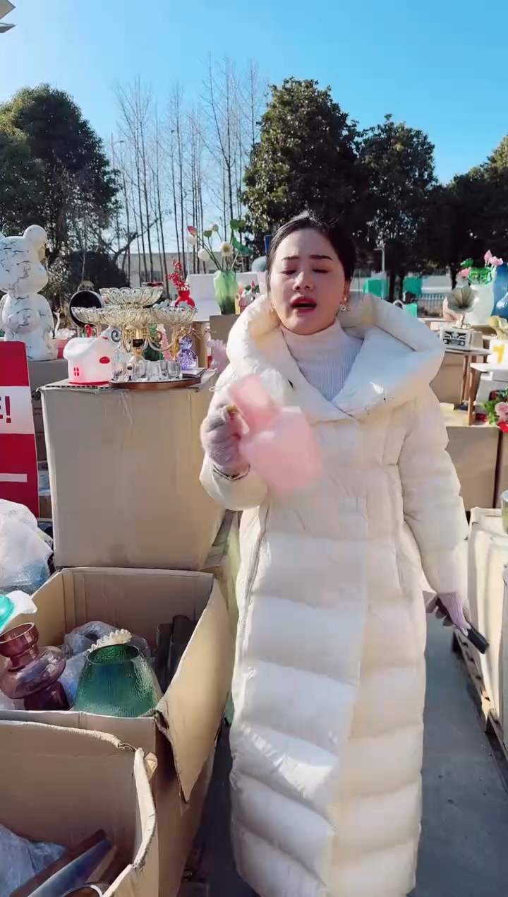 【闪购商品】玻璃安琪微瑕花瓶--LPC2P