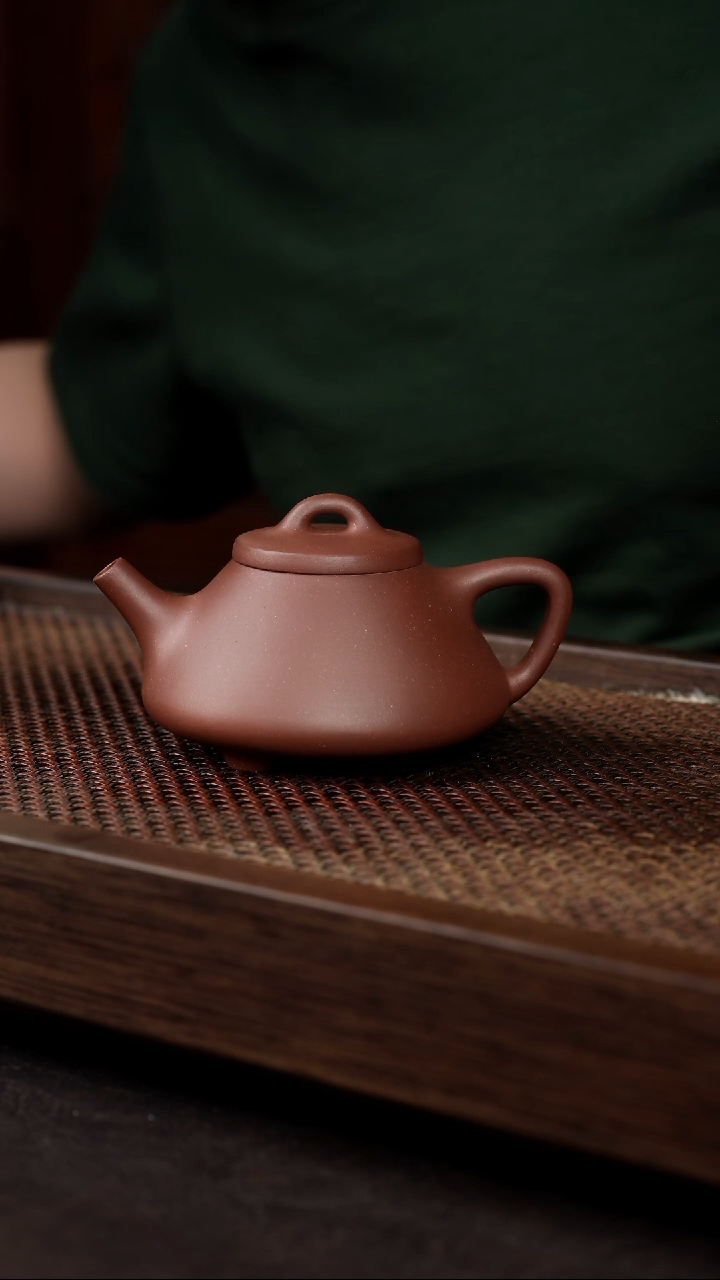 茶壶紫砂底槽清子冶