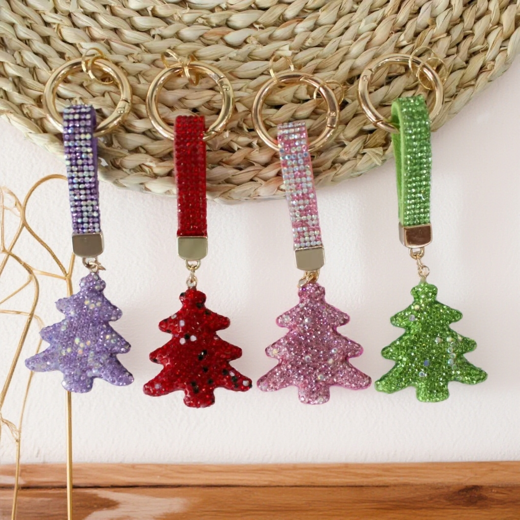 2025爆款镶钻闪圣诞树钥匙扣小饰品精致挂件包包挂饰钥匙扣