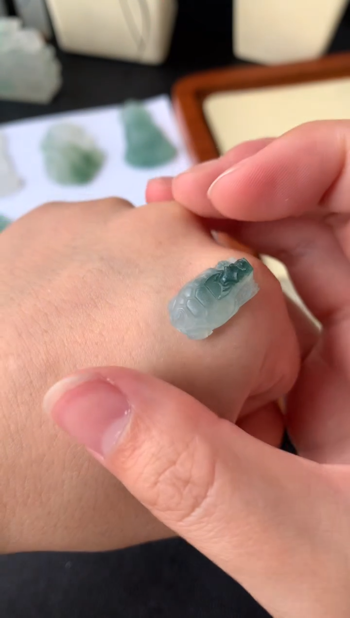 【闪购商品】定制翡翠未镶嵌翡翠