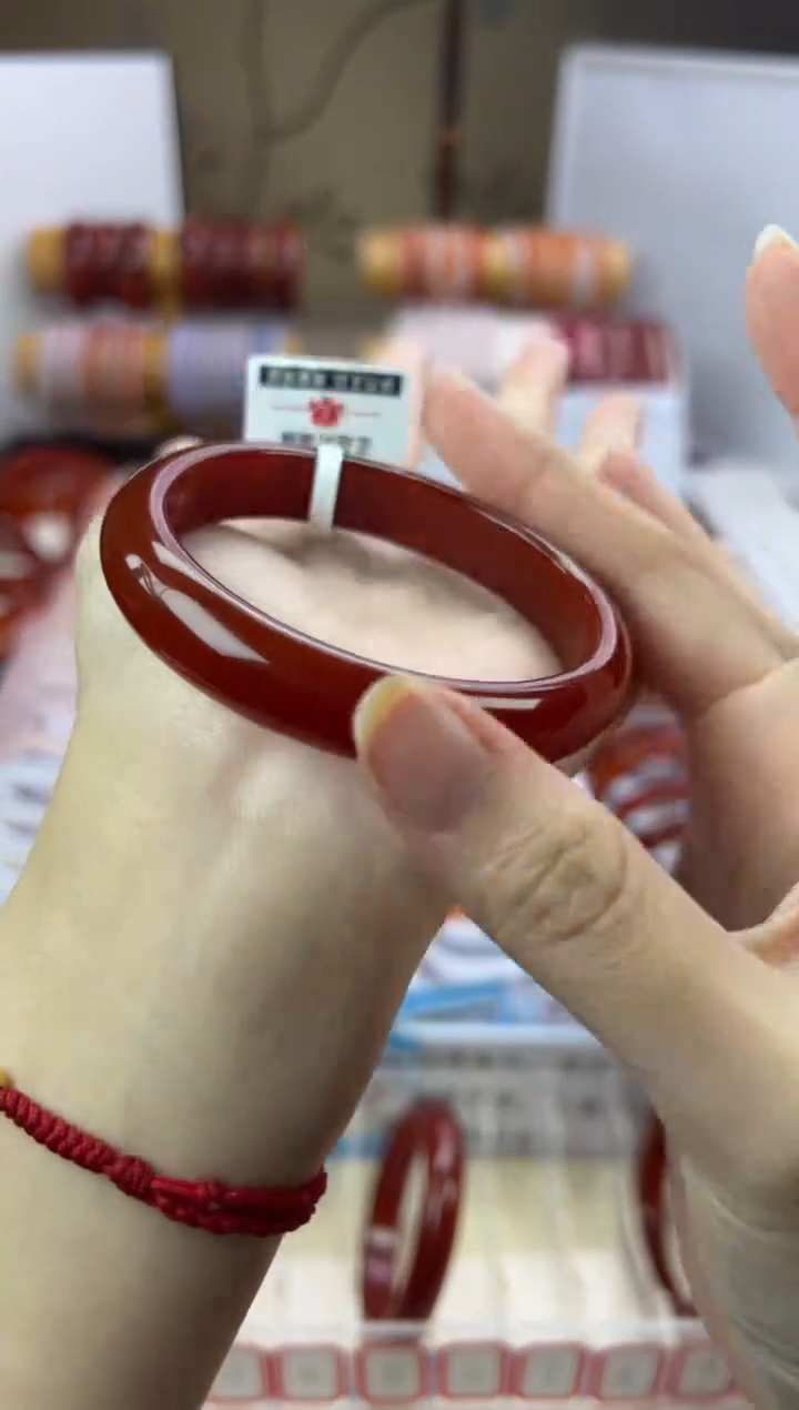 【闪购商品】玛瑙/玉髓手镯未镶嵌【默认微瑕】55圈口