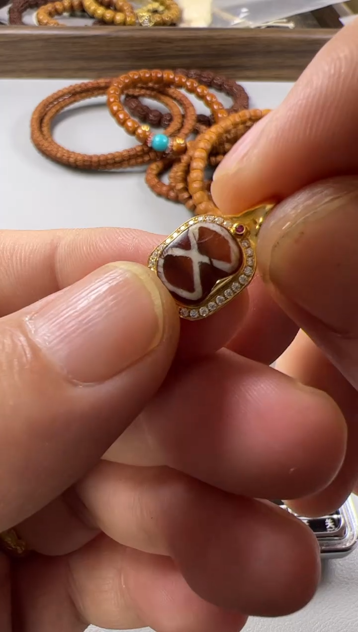 【闪购商品】玛瑙/玉髓珠宝奇石18K金镶嵌0001125589