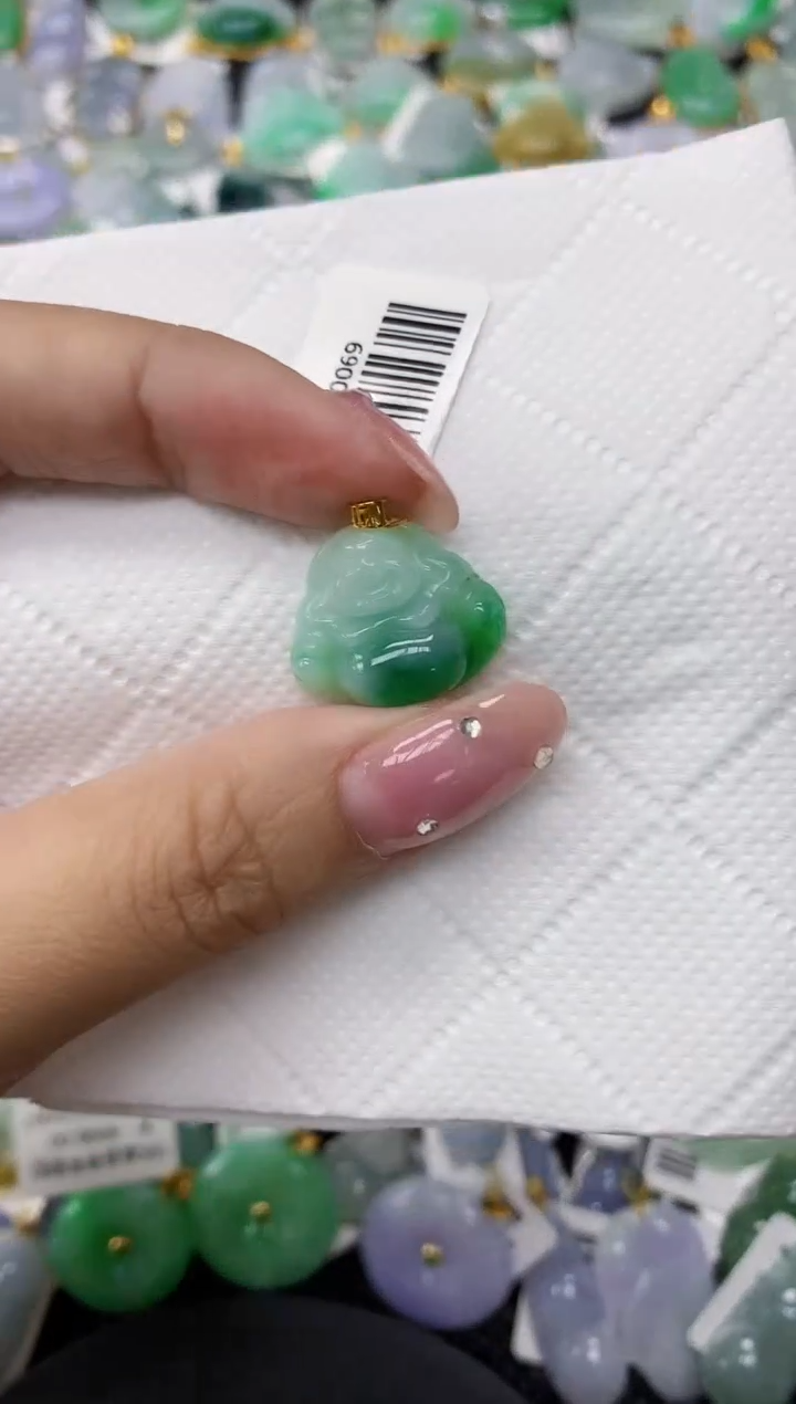 翡翠18K金镶嵌颈饰1111111111